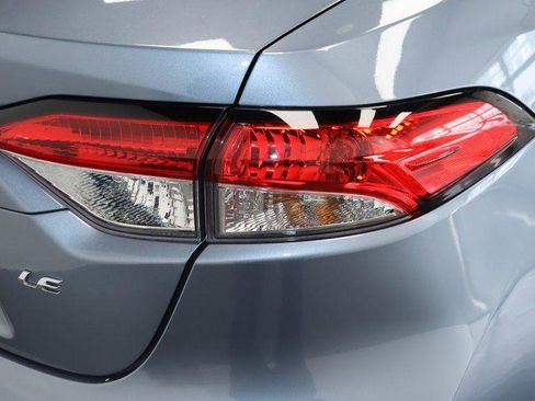 Used 2025 Toyota Corolla LE image 12