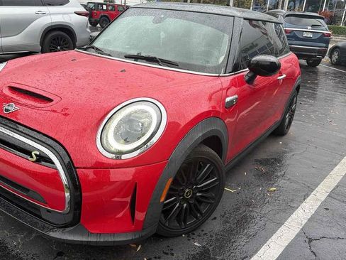 Used 2022 MINI Cooper SE image 1
