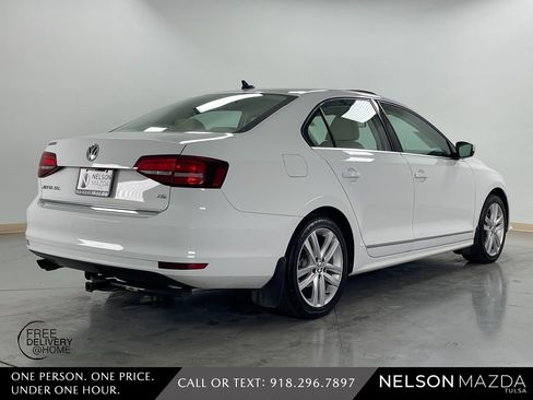 Used 2017 Volkswagen Jetta SEL image 6