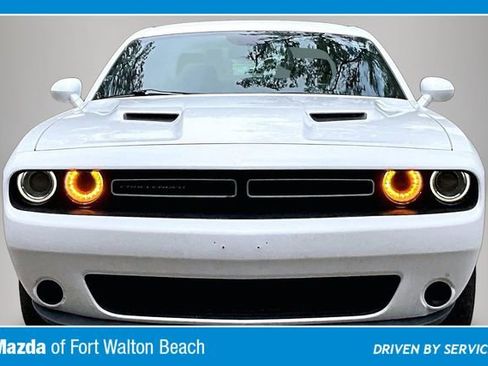 Used 2019 Dodge Challenger SXT RWD image 3