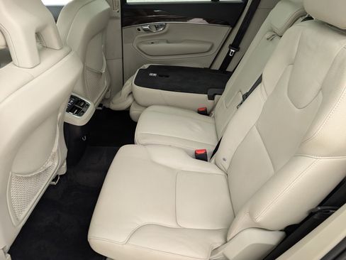 Used 2016 Volvo XC90 T6 Momentum w/ Momentum Plus Package image 14