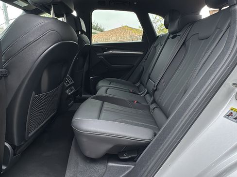 Certified 2025 Audi Q5 2.0T Premium image 15