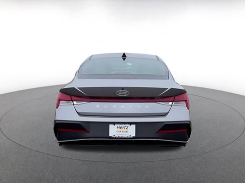 Used 2025 Hyundai Elantra SEL image 12