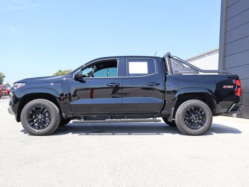 Used 2026 Chevrolet Colorado Z71 w/ Midnight Edition AWD/4WD image 2