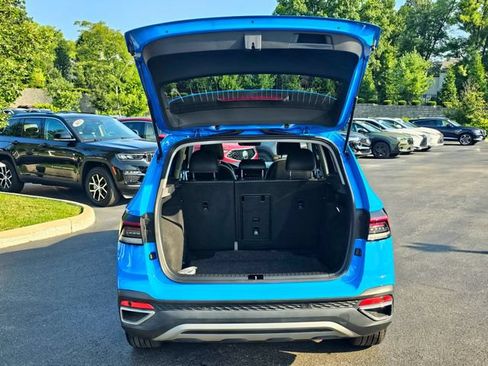 Used 2025 Volkswagen Taos SE FWD image 10