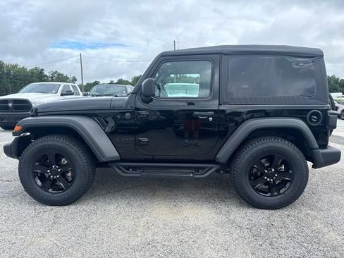 Used 2025 Jeep Wrangler Sport AWD/4WD image 2