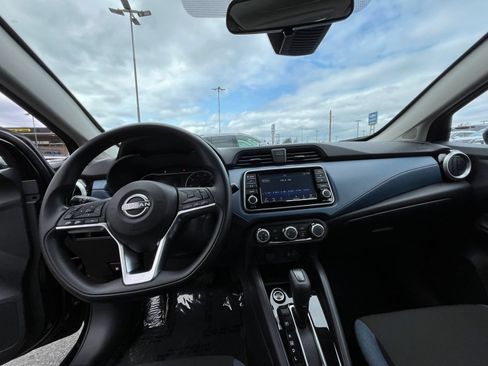 Used 2025 Nissan Versa SV FWD image 32