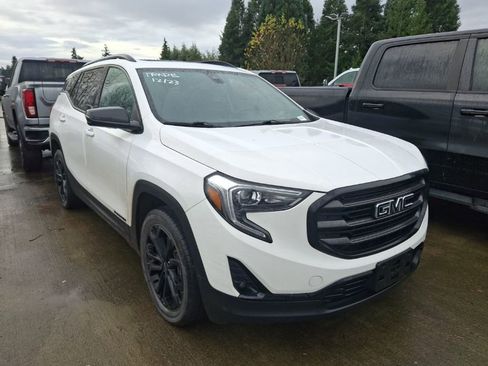 Used 2021 GMC Terrain SLT w/ Infotainment Package II image 2