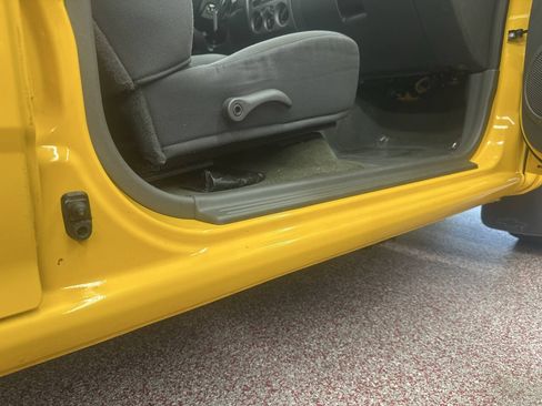 Used 2004 Chevrolet Colorado LS RWD image 22