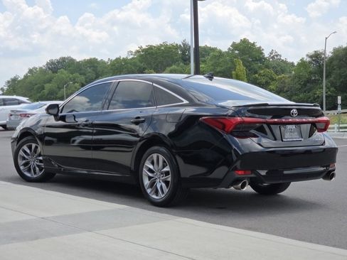 Used 2019 Toyota Avalon XLE w/ Moonroof Package FWD image 25