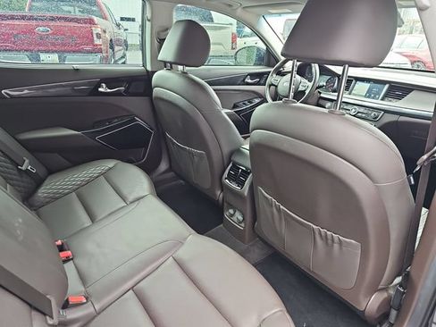 Used 2017 Kia Cadenza Limited FWD image 11