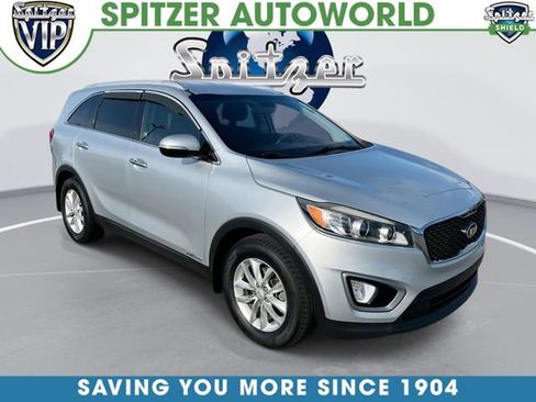 Used 2016 Kia Sorento LX image 1