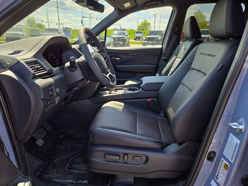 New 2026 Honda Ridgeline Black Edition image 3