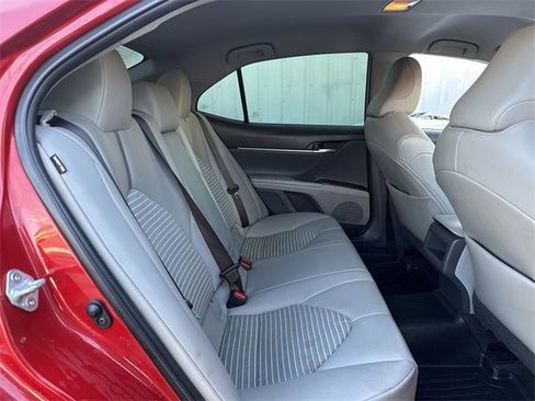 Used 2021 Toyota Camry SE image 28