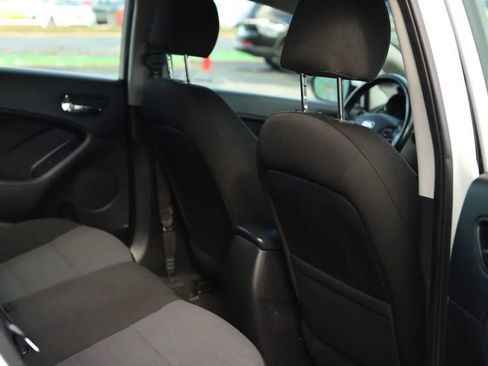 Used 2017 Kia Forte S w/ S Technology Package image 34