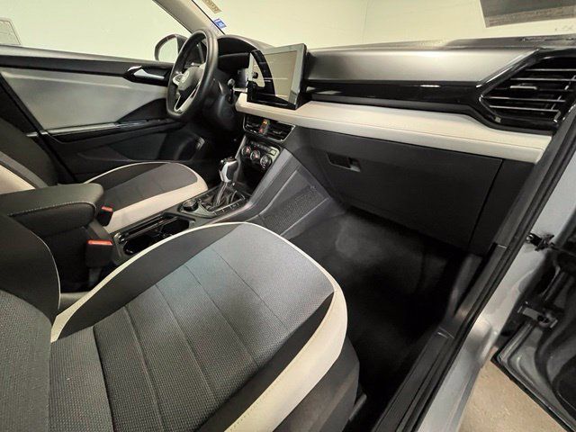Used 2025 Volkswagen Taos S AWD/4WD image 10
