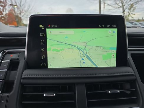 Used 2024 GMC Yukon XL SLE image 15