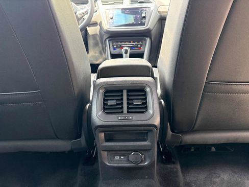 Used 2023 Volkswagen Tiguan SE FWD image 29