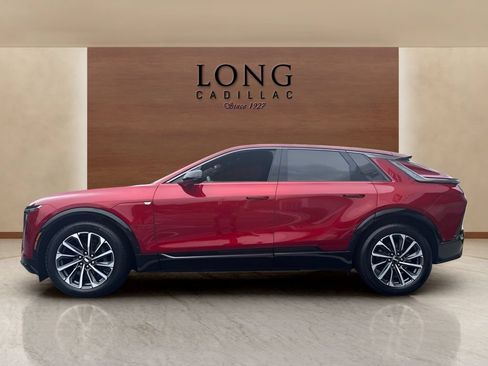 Used 2024 Cadillac Lyriq Sport AWD/4WD image 2