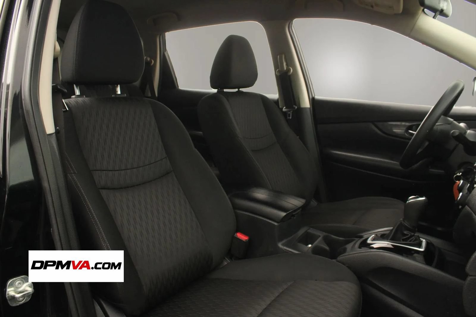 Used 2018 Nissan Rogue S AWD/4WD image 26