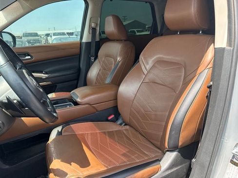 Used 2022 Nissan Pathfinder Platinum w/ Cargo Package FWD image 7