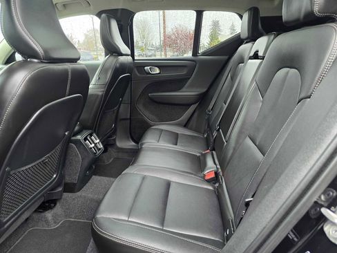 Used 2025 Volvo XC40 B5 Plus AWD/4WD image 17