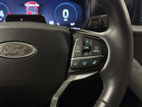 Used 2025 Ford Explorer Platinum w/ Ultimate Package AWD/4WD image 11