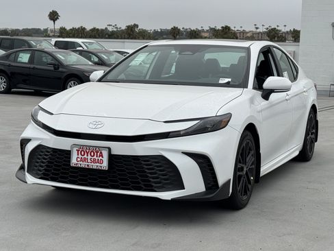 New 2026 Toyota Camry SE FWD image 11