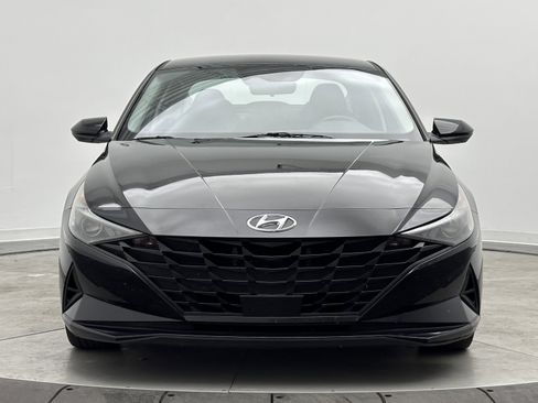 Used 2022 Hyundai Elantra SEL w/ Convenience Package FWD image 2