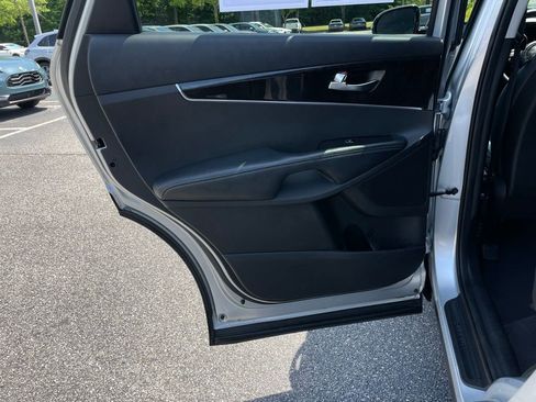 Used 2017 Kia Sorento L FWD image 37