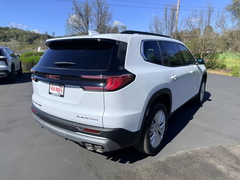 New 2026 GMC Acadia Elevation w/ Elevation Premium Package AWD/4WD image 4