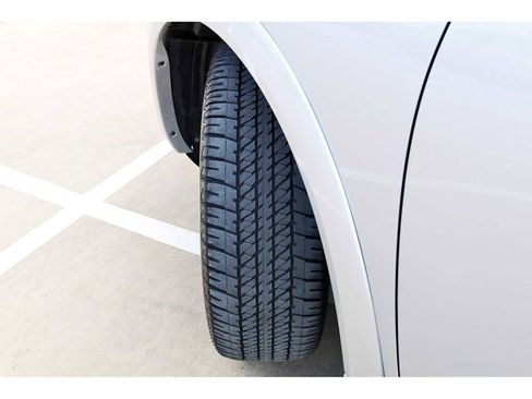 Used 2024 Nissan Armada Platinum w/ Captain's Chairs Package image 30