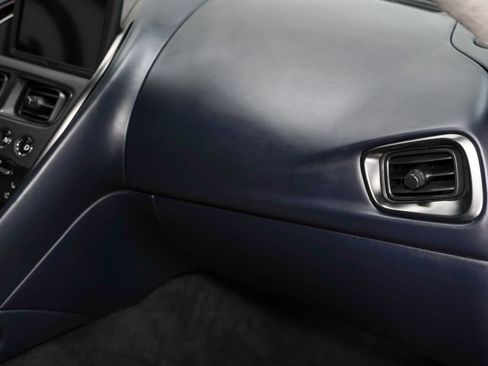 Used 2018 Aston Martin DB11 V12 image 29