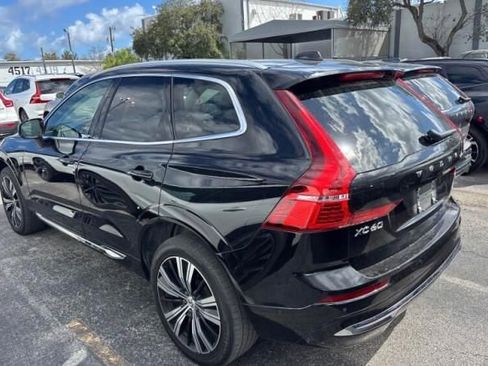 Used 2023 Volvo XC60 B5 Plus image 2