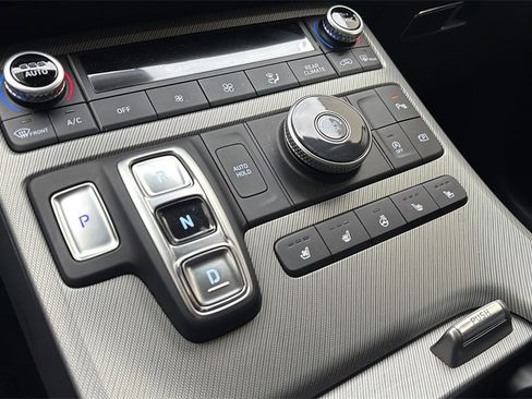 Certified 2025 Hyundai Palisade SEL image 24