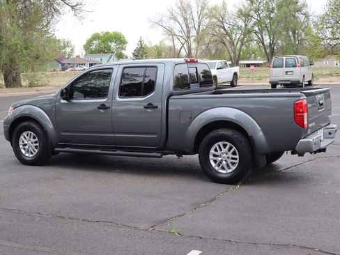 Used 2017 Nissan Frontier SV w/ SV Value Truck Package AWD/4WD image 8
