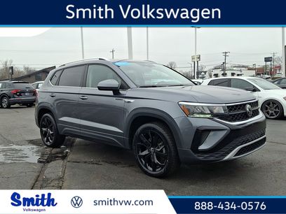 Certified 2023 Volkswagen Taos SE w/ Panoramic Sunroof Package