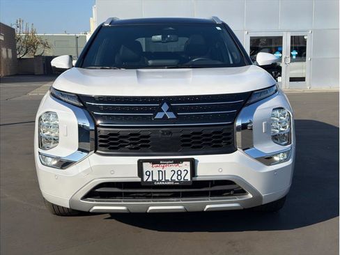 Used 2024 Mitsubishi Outlander SEL image 2