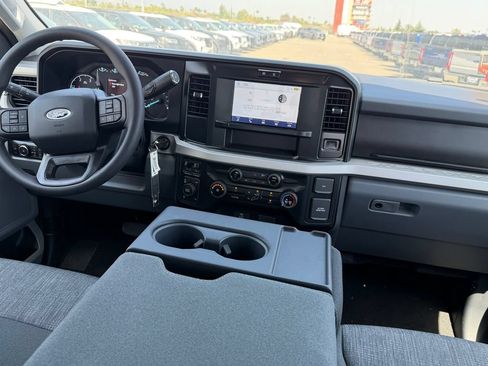 New 2026 Ford F250 XLT w/ FX4 Off-Road Package AWD/4WD image 12