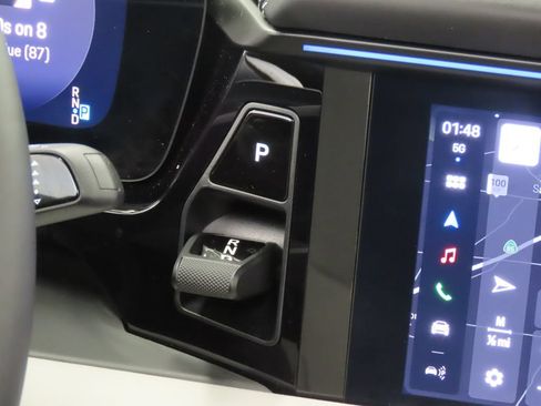 Certified 2025 Porsche Macan 4 Electric AWD/4WD image 26