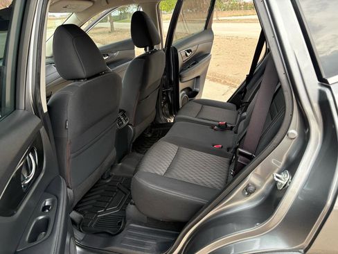 Used 2018 Nissan Rogue S image 23