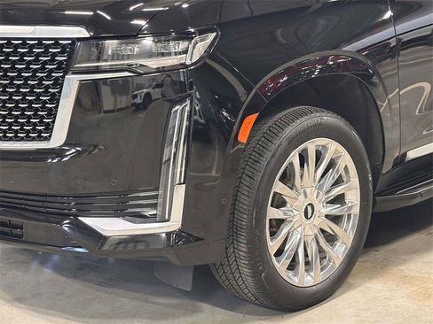 Used 2023 Cadillac Escalade Premium Luxury image 10