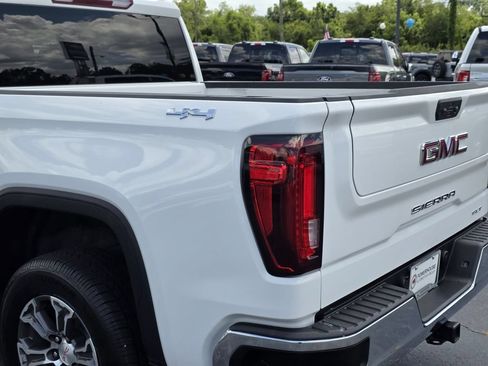Used 2026 GMC Sierra 1500 SLT AWD/4WD image 11