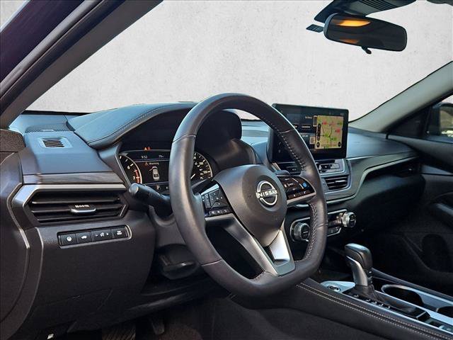 Used 2024 Nissan Altima 2.5 SL FWD image 9