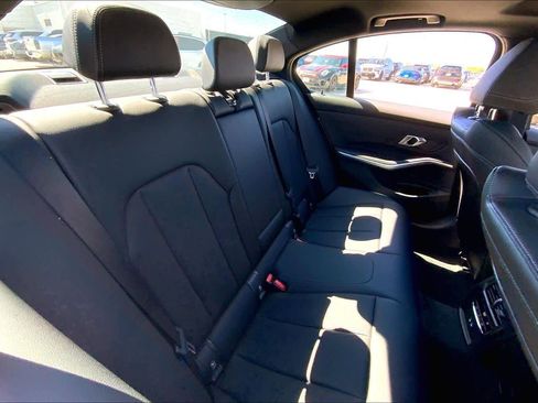 Used 2024 BMW 330i Sedan image 19