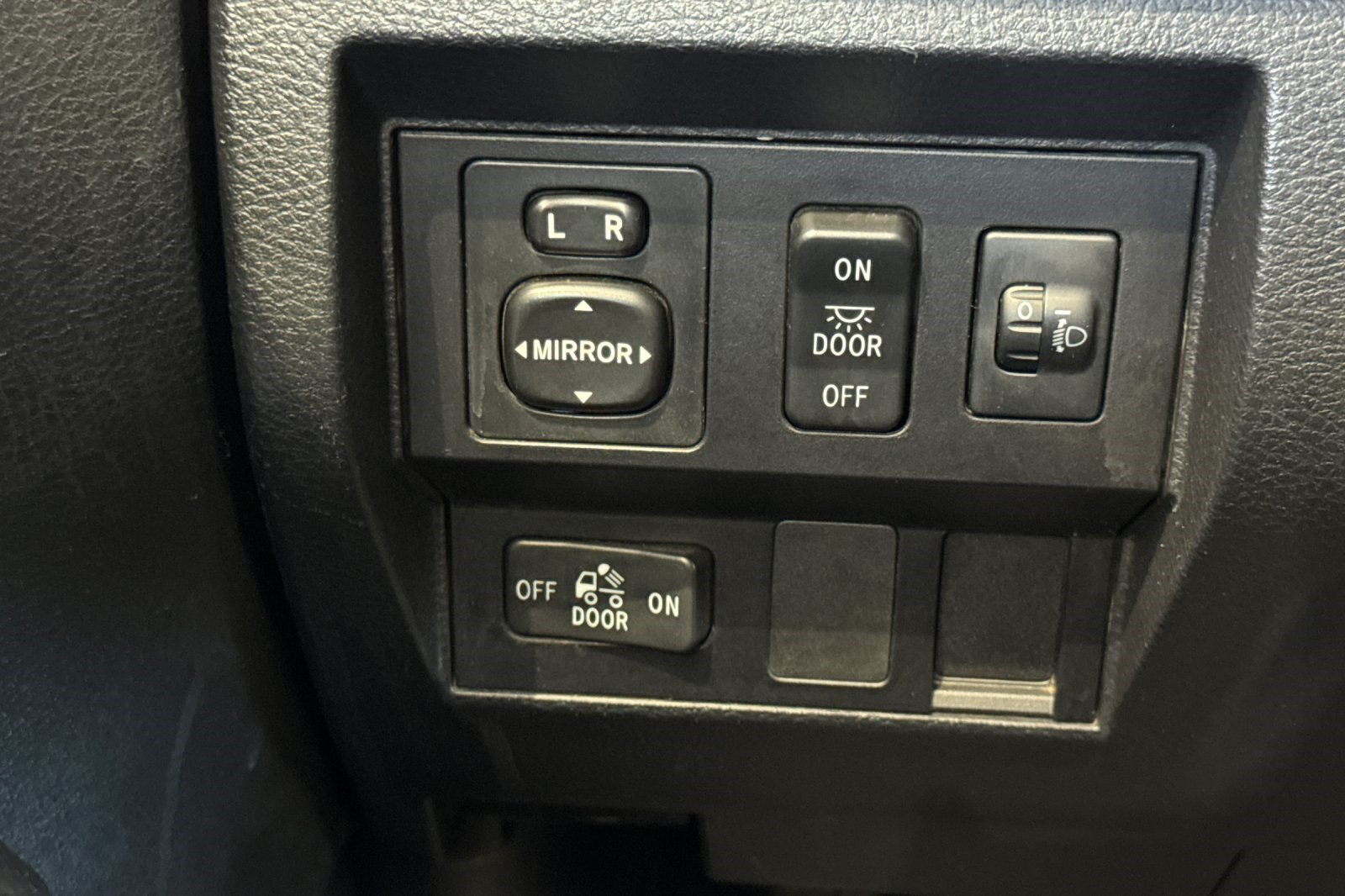 Used 2016 Toyota Tundra SR5 w/ TRD Off Road Package AWD/4WD image 34
