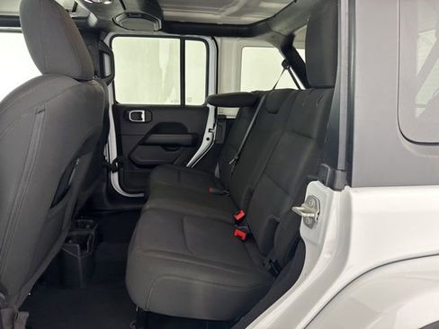 Used 2023 Jeep Wrangler Sahara image 29
