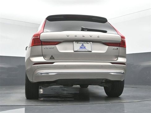 Used 2023 Volvo XC60 B5 Plus image 39