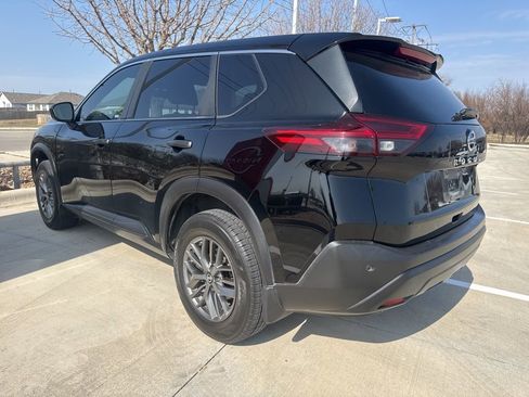 Used 2021 Nissan Rogue S image 5