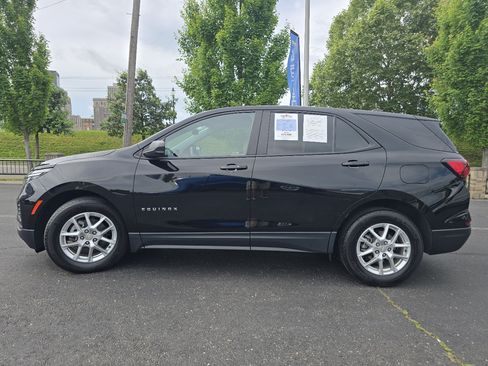 Used 2023 Chevrolet Equinox LS FWD image 11